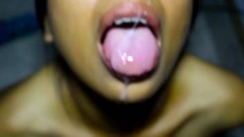Very sensual blowjob from a beautiful Mexican, they fill her face with a lot of semen
